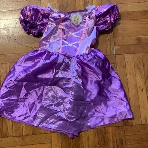 Rapunzel girl costume only worn 1 time